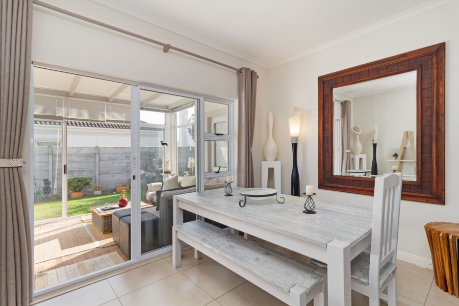 2 Bedroom Property for Sale in Sunningdale Western Cape